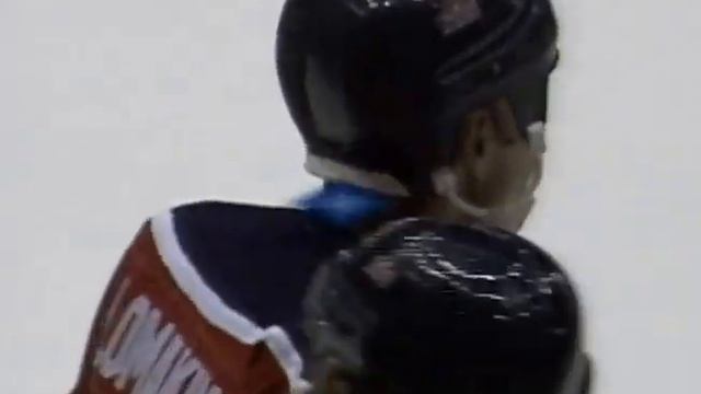 Andrei Lomakin's high class goal against Kings (8 dec 1993) смотреть онлайн
