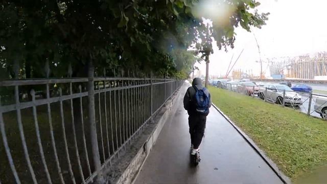 07.09.22 Помощь камеры на селфи-палке при обгоне человека в наушниках. Жизнь на Моноколесе! смотреть онлайн