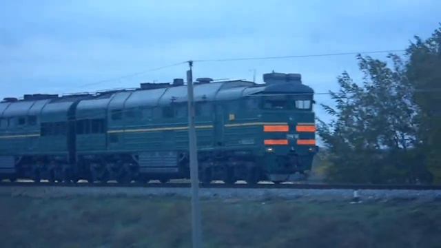2ТЭ116-1306 с пригородным поездом Запорожье-Энергодар смотреть онлайн