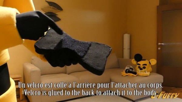 Golden Freddy: Cosplay Suit up (with explications)