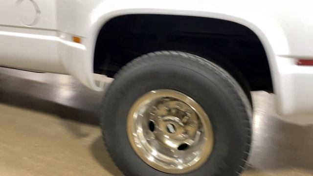 1996 Chevrolet GMT400 DRW in White смотреть онлайн