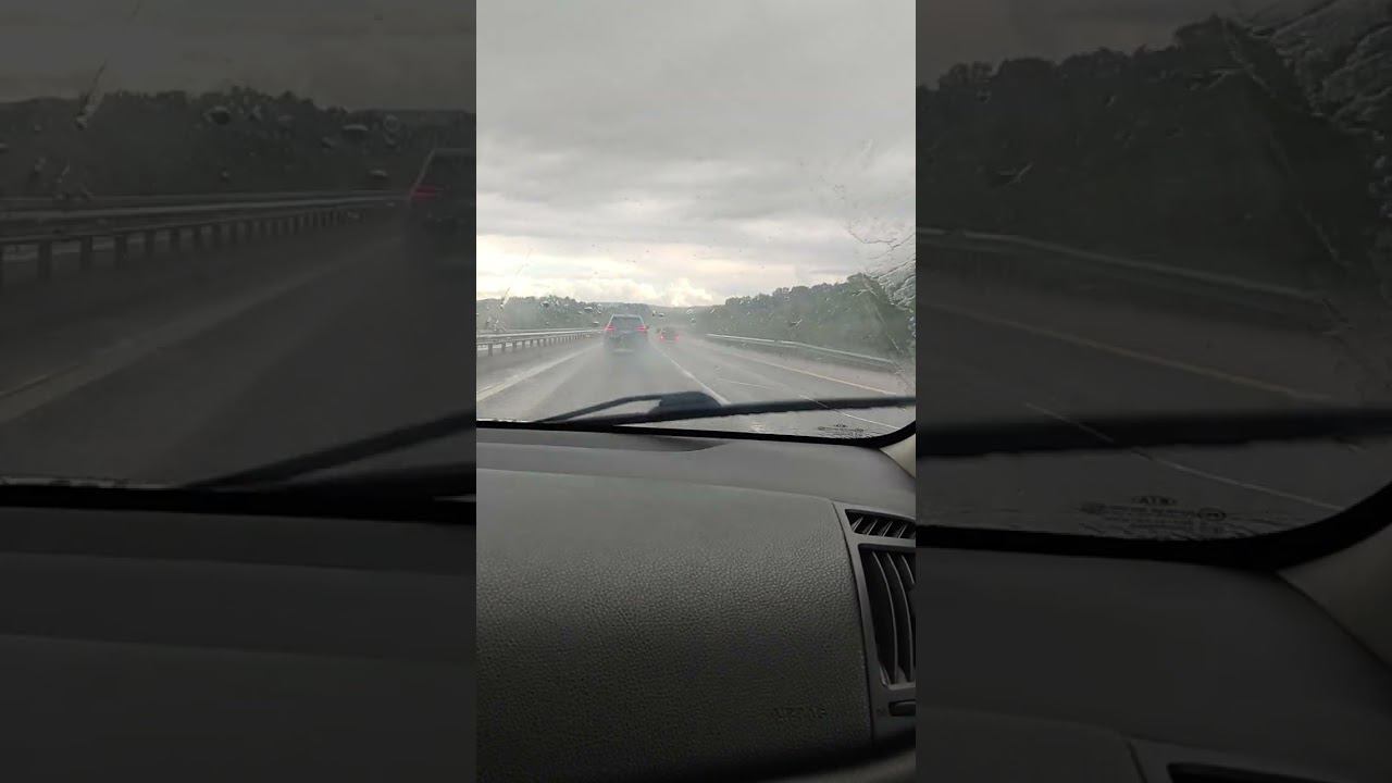 Езда на авто в дождливую погоду смотреть онлайн