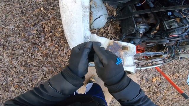 How to Remove a Fender on a T1N Mercedes Sprinter +Hood and other parts смотреть онлайн