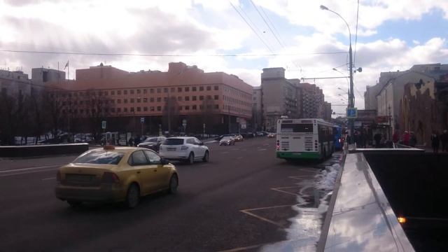 Москва Краснопресненская от метро до набережной (2017.03.31) смотреть онлайн