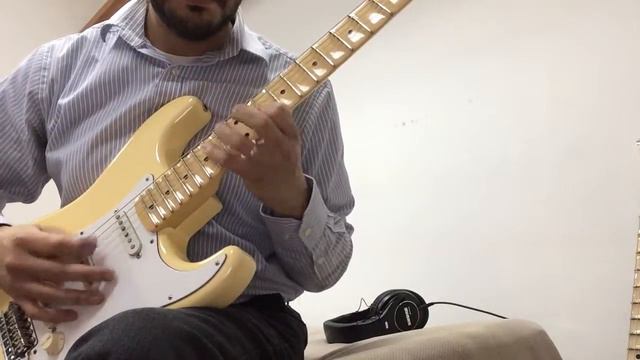 Fender Yngwie Malmsteen Stratocaster смотреть онлайн