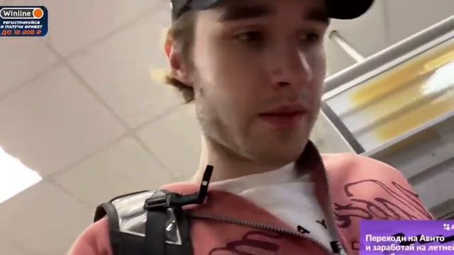 Кореш рассказал, почему он всегда ходит в кепке смотреть онлайн