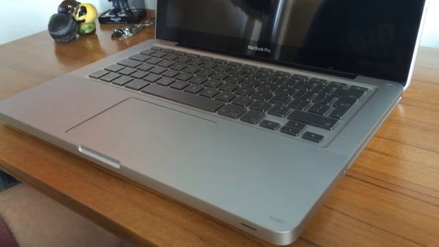 How To; Apply The Moshi Palmguard And Trackguard To Your MacBook Pro 13