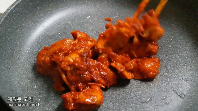 닭갈비 만들기 : 간단한 닭볶음 매콤하고 맛있는 요리 Stir-Fried Chicken [요리의품격 The quality of cooking] смотреть онлайн