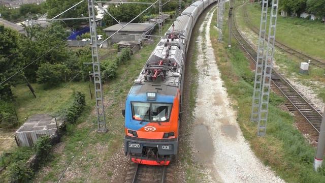 Электровоз ЭП20-001 с поездом №030 Москва - Новороссийск / EP20-001 with train Moscow - Novorossiys смотреть онлайн