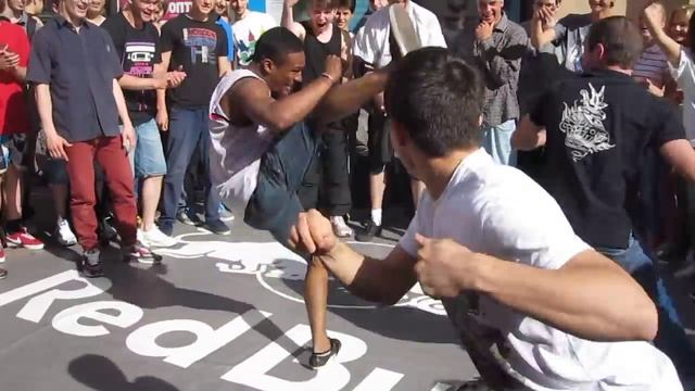 Bboy Neguin - Abada Capoeira (Brasil) and Inst. Alan - Cordao de Ouro-Moscow, Russia смотреть онлайн