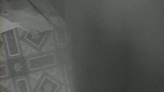 Разбил камеру молотком.avi смотреть онлайн