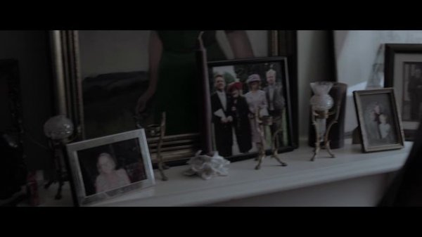 У постели больного отца