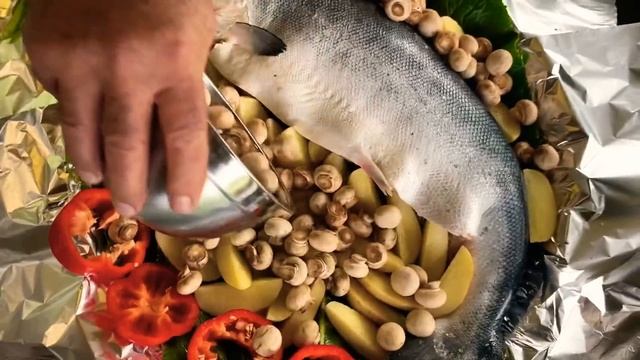 ЛОСОСЬ в ТАНДЫРЕ. КАРП в КАМИНЕ. РЫБА на ЮМОРЕ. смотреть онлайн