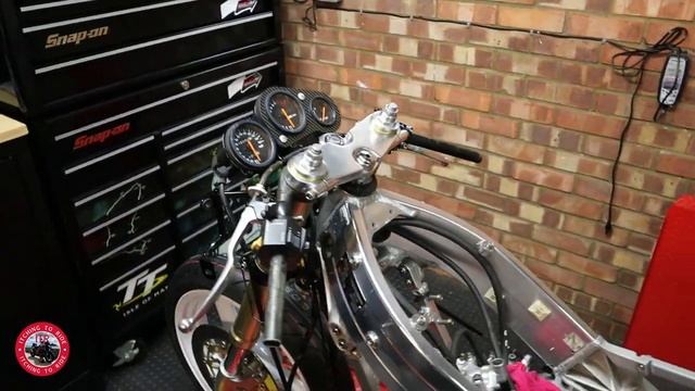 1991 Suzuki RGV 250 VJ22. Lucky Strike Rebuild with Arrow exhaust system. Part 3. смотреть онлайн