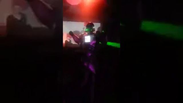 ROBOT-PERFORMER AU CLUB LA PLAGE BASSE NORMANDIE смотреть онлайн
