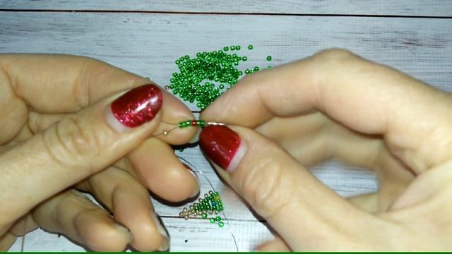 Туториал Елочка из бисера. Параллельное плетение. Новогодние украшения на елку. смотреть онлайн