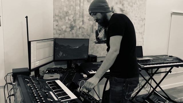 Shoegaze Jam using Yamaha CS20M, Moog DFAM and Casio CT700 смотреть онлайн