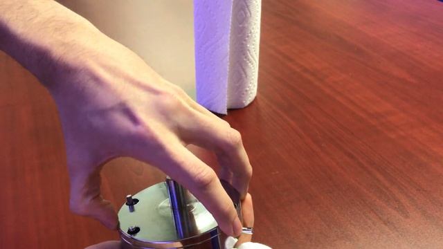 ChiButtons Loosen Top Die Mould with WD-40 (Chibuttons.com) смотреть онлайн