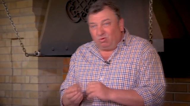 Анекдот про конфетно-букетный период парочки и отца девушки, который... смотреть онлайн