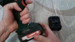 Видео: Как заменить аккумулятор в шуруповерте Metabo своими руками?