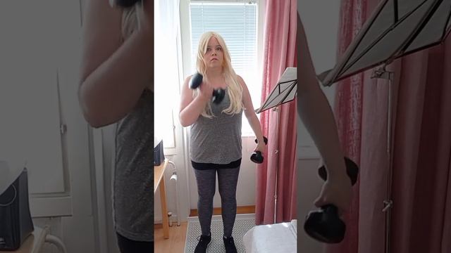 I play the violin and exercise смотреть онлайн