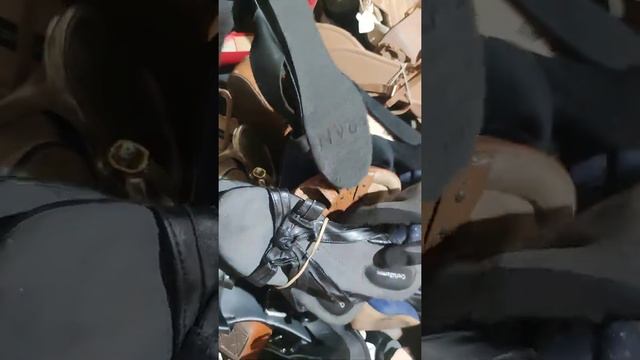 Обувь женская летняя. Сорт крем. Вес 25кг. Цена 6.5€кг. Оптовая база. Секонд хенд и сток оптом. смотреть онлайн