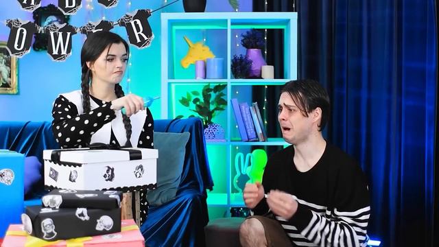 Wednesday Addams Jest W Ciąży!