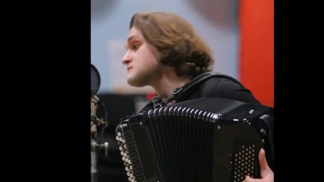 Paganini-Liszt - La campanella | Кампанелла | Yuri Medianik - Bayan смотреть онлайн