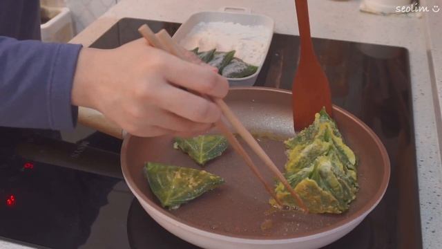 ???) 홈베이킹하는 집순이 주부의 브이로그 부추 짜박이, 겨울 간식 호빵, 깻잎전, 된장찌개 맛있게 끓이는 방법, 우삼겹 올린 표고버섯 은행밥, 간단한 고구마 파이 만들기 смотреть онлайн