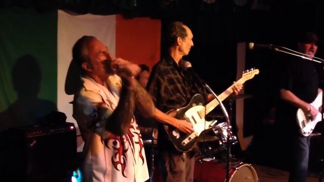 Walkin' After Midnight- The Nighthawks смотреть онлайн
