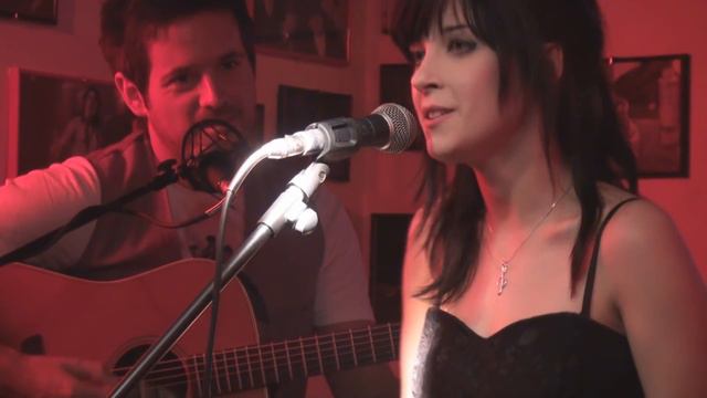 Virginia Maestro I want to hold your hand (15) en 47 Live Cafe Fuengirola смотреть онлайн