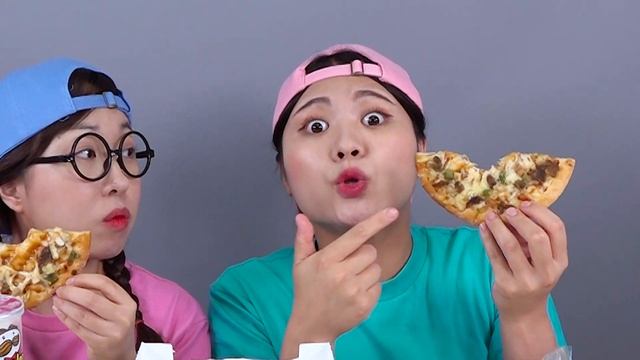 Жареная курица и огненная лапша Мукбанг ДОНА DONA смотреть онлайн