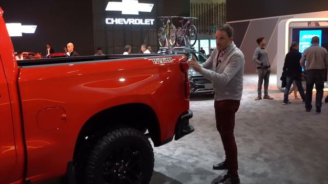 CHEVROLET SILVERADO TRAIL BOSS - Salon del Automovil смотреть онлайн