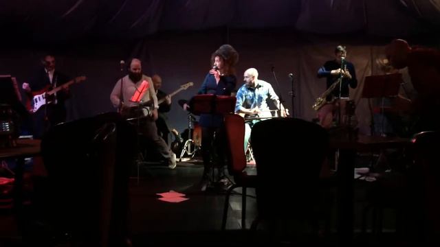 Svetlana & The Eastern Blokhedz. "V nashem dome poselilsia.." November 11, 2015 смотреть онлайн