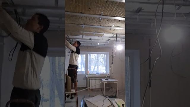 монтаж гипсокортонного потолка с шумоизоляцией смотреть онлайн