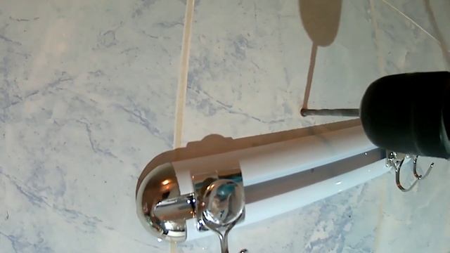 Невидимый крепеж вешалки и сверление кафельной плитки в ванной. Guru From The USSR.