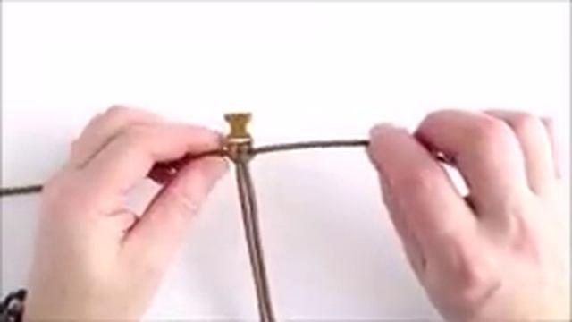 How to Make a Basic Cobra Paracord Survival Bracelet смотреть онлайн