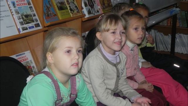 ОСЕНЬ ЗОЛОТАЯ В ГОСТИ К НАМ ПРИШЛА смотреть онлайн