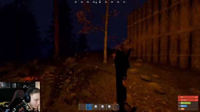 НОВОГОДНИЙ СТРИМ! Играю в РАСТИК и ДАРЮ ПОДАРКИ! CheZee. Rust | Раст