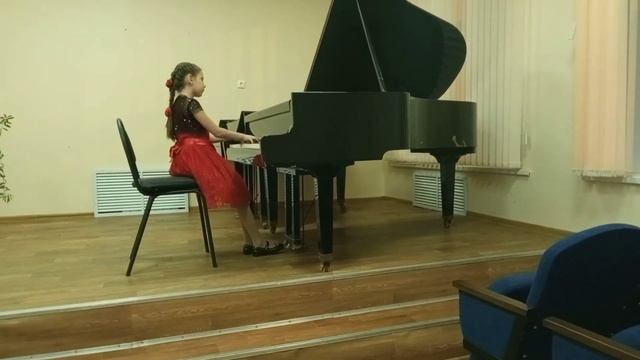 Глущенко Вера 8 лет И.С.Бах Ариозо. С.Майкапар Детский танец смотреть онлайн
