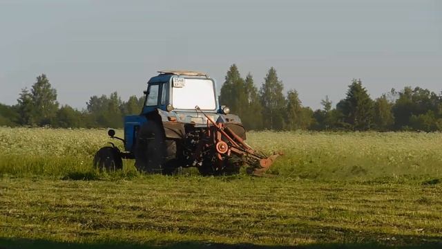 РАБОТА МТЗ 80 в ПОЛЕ с КРН 2.1Б, СЕНОКОС! смотреть онлайн