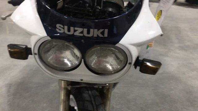 The GSXR 1100 That Started It All! Legendary Suzuki Sportbike!