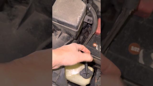 2011 - 2015 Toyota Sienna Limited coolant sensor replacement смотреть онлайн