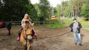 Учимся кататься на лошадке