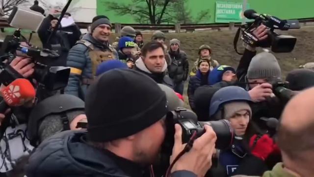 Жизнь продолжается! И жизнь Киева, киевлян, нашего государства, мы будем защищать! смотреть онлайн