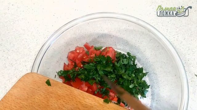 Салат с помидорами и крабовыми палочками за 5 мин ВАРИТЬ НИЧЕГО НЕ НАДО/Tomato and Crab Sticks Sala смотреть онлайн