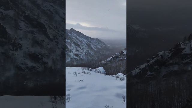 на подходе к скале Огурец (Уральские горы, Южный Урал, Горное ущелье, хребет Крыктытау) смотреть онлайн