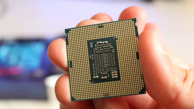 Unboxing the Intel i3-8350K and i5-8400 смотреть онлайн
