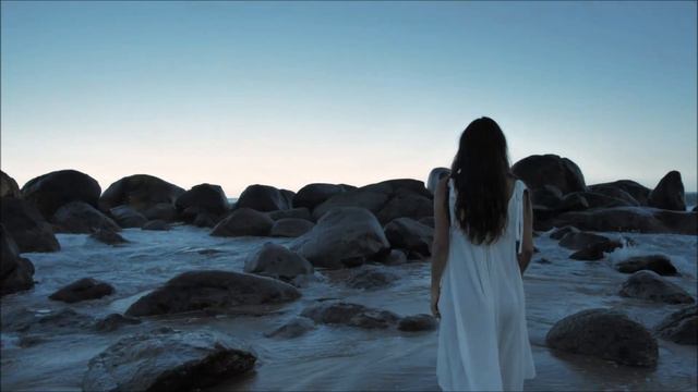 Όνειρο μισό | Νάντια Πλαρινού | Official Music Video | Oniro miso | Nadia Plarinou смотреть онлайн