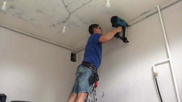 прямой монтаж пвх профиля для натяжных потолков